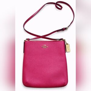 🍓✨ Coach Raspberry Leather Crossbody Bag | Gold Hardware ✨🍓